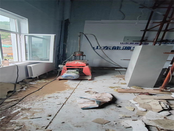 翠峦地基基础下沉墙体裂缝加固注浆顶升施工